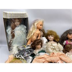 Various dolls to include porcelain, jointed and soft body examples, boxed examples including The Leonardo Collection ‘Snow Princess’ doll etc