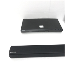 SamsungUBD-K8500/UX ultra HD Blu-ray DVD player with Samsung HW-K430 sound bar