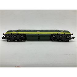 Graham Farish by Bachmann 'N' gauge - Class 47/0 locomotive no.D1779 and Class 55 Deltic locomotive no.D9007 (2)