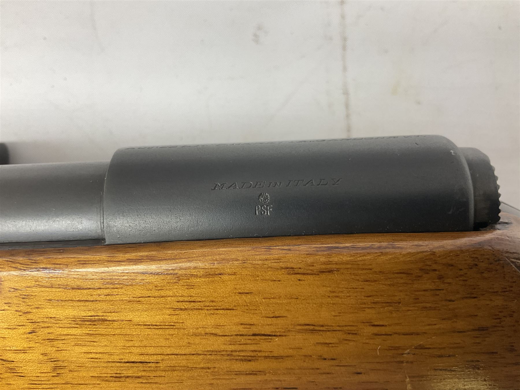 Italian Beretta .22 LR bolt-action or semi-automatic sporting rifle with 52cm barrel, 10-shot magazine and side safety No.10150 L98.5cm overall SECTION 1 FIRE-ARMS CERTIFICATE REQUIRED