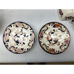 Masons Ironstone Mandalay pattern wares, to include table lamp, pair of candlesticks, clock, pair of vases, footed dish, dinner plates etc (18)