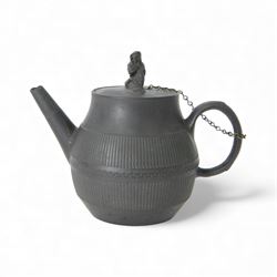 18th century Wedgwood black basalt teapot with  Widow of Zarephath finial, H16cm