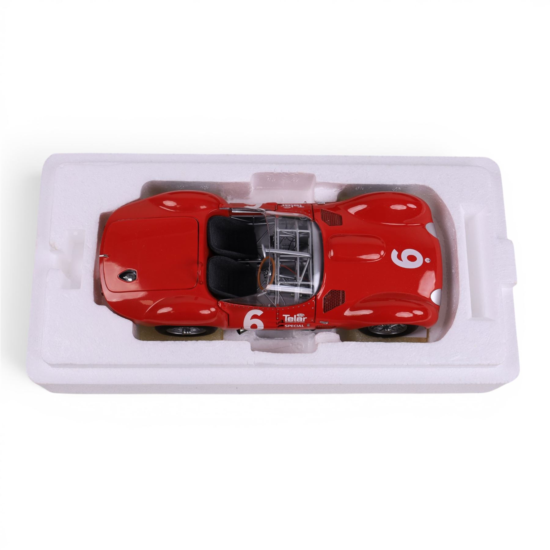 Minichamps 1:18 Maserati Tipo 61 Meadowdale SCCA National Race 1961 #6 car, together with Paul's Model Art Minichamps 1:18 Ayrton Senna Racing Car Collection British Grand Prix 1991 Williams Renault FW14 #5 car, both boxed (2)