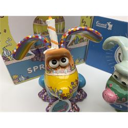 Wallace & Gromit - Gromit Unleashed: two Aardman Animations The Grand Appeal 'Gromit Unleashed' figures comprising Sprinkles and Blossom, both with boxes