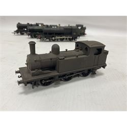 Mainline Railways ‘00’ gauge - Class J72 0-6-0T no.581 in LNER green; Class 43XX 2-6-0 no.2358 in GWR black; Class 2251 0-6-0 locomotive and tender no.3205 in GWR green; Class N2 0-6-2T no.4744 in LNER black; Class 56XX 0-6-2T locomotive; one plain 0-6-0 Tank locomotive (6) 