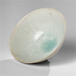 Chinese Song dynasty Qingbai bowl, in a pale blue glaze with incised floral decoration, D9cm
