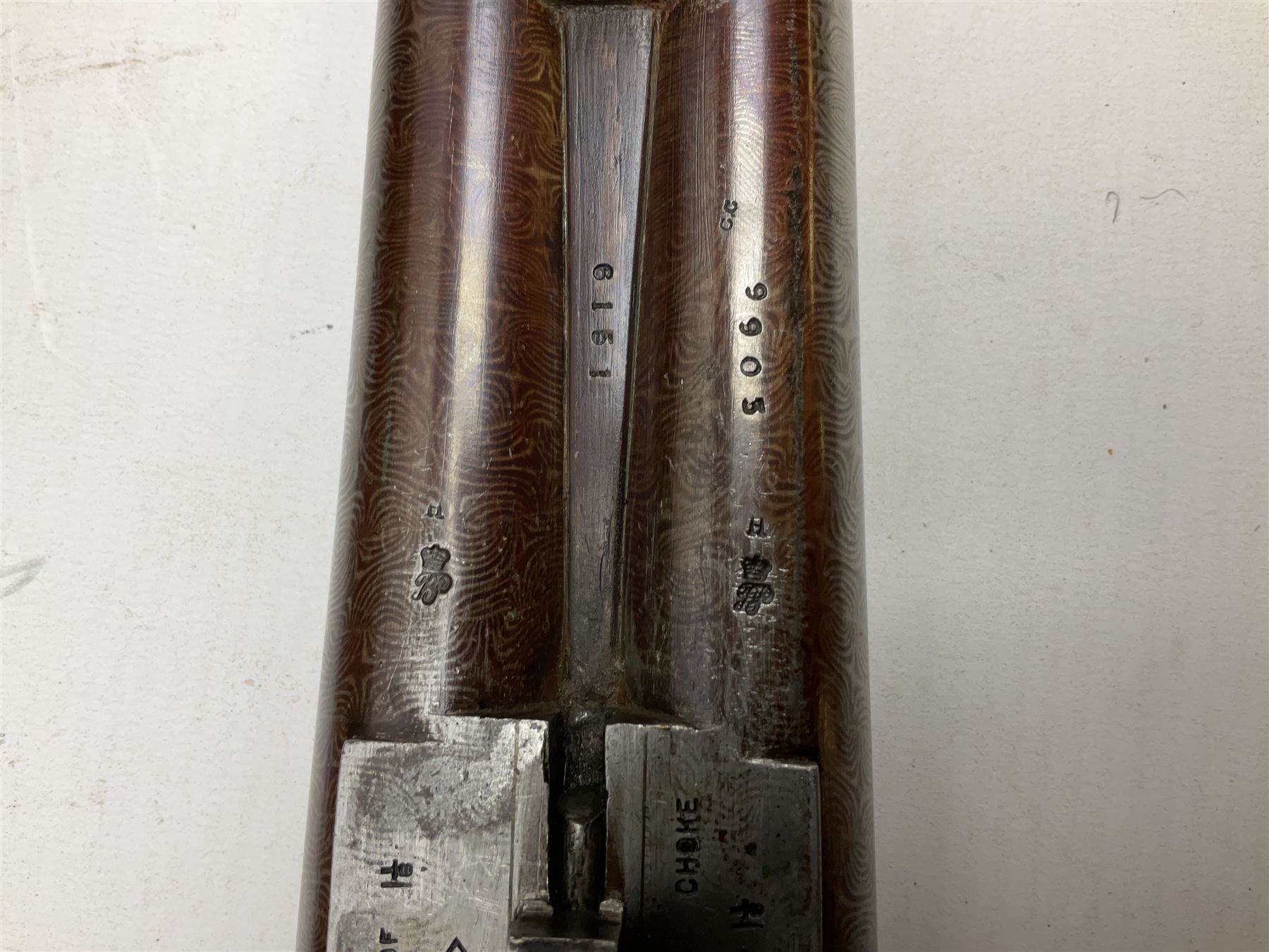 Midland Gun Company Birmingham & London 12-bore side-by-side box-lock non-ejector double barrel shotgun with 76cm damascus barrels, Prince of Wales style walnut stock with chequered grip and fore-end, top safety and engraved lock no.62160 L120cm overall; in scratch built baize lined wooden case. SHOTGUN CERTIFICATE REQUIRED.