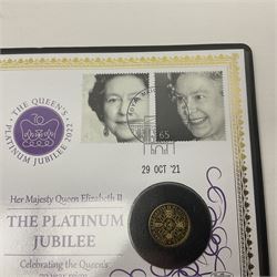 Queen Elizabeth II 2022 Solomon Islands one-tenth of an ounce 22 carat gold proof coin cover 'Queen Elizabeth II's Platinum Jubilee', in Harrington and Byrne folder 