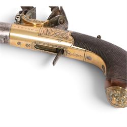 Pair early 19th century flintlock pocket pistols by Twigg of London, with 4cm twist-off barrel, concealed trigger, engraved and named action, chequered stock with vacant wrist cartouche and lion mask butt cap, overall L15cm 