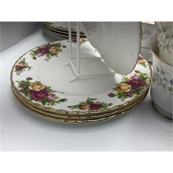 Royal Albert Old Country Roses pattern dinnerwares, to include four dinner plates, four cups and saucers etc, together with Noritake tea service 