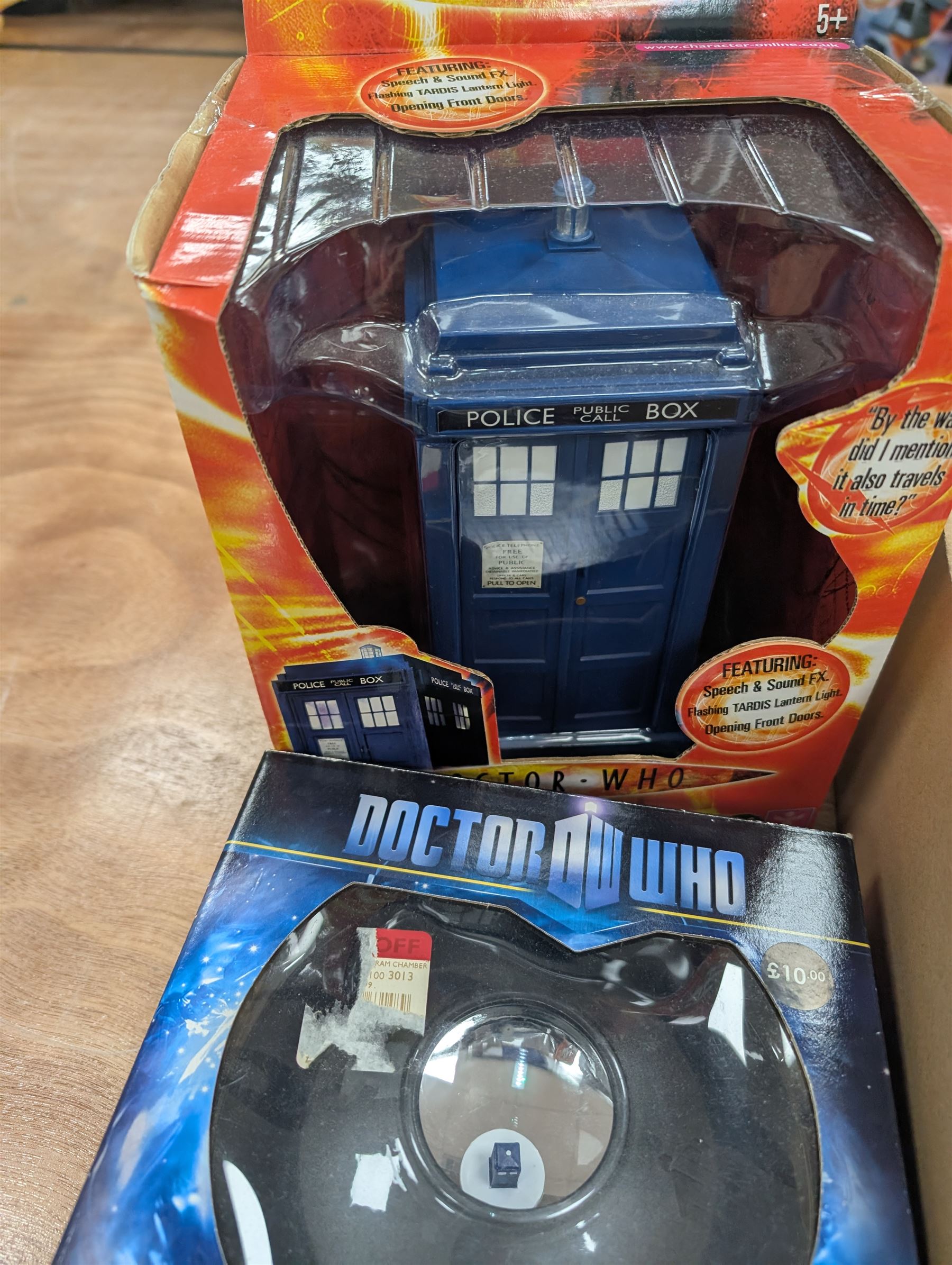 Doctor Who collectables, including Tardis Money Bank, Hologram Chamber, Bottle Opener, Cyber Man money box, calendar, annual, etc