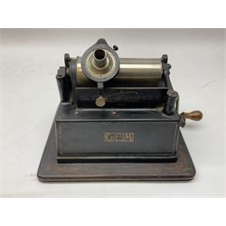 Edison Gem wind up phonograph, serial number 255655, with horn and eight cylinders, H21cm