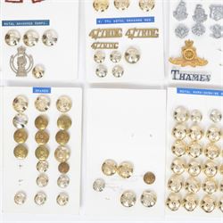 Collection of military cap badges, buttons and similar, including examples for Royal Corps of Signals, Royal Irish Rangers, Duke of Edinburgh Royal Regiment etc  