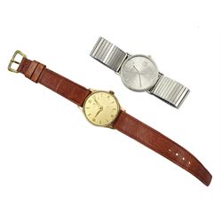 Zenith 9ct gold gentleman's manual wind wristwatch, No. 4657861, Birmingham 1956, on brown leather strap and a Longines stainless steel gentleman's wristwatch with date aperture, No. L4.720.4, on expandable strap