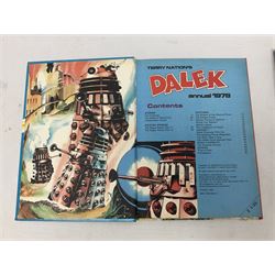 Collection of assorted annuals and comics, including The Dr Who annuals 1965, 1975-1981 and Terry Nation’s Dalek annuals 1976 and 1978. The Mighty World of Marvel annual 1975. Other annuals to include Beano, Dandy, Marvel, DC, Six Million Dollar Man etc. Mixture of Beano and Dandy comics 1992-1996 