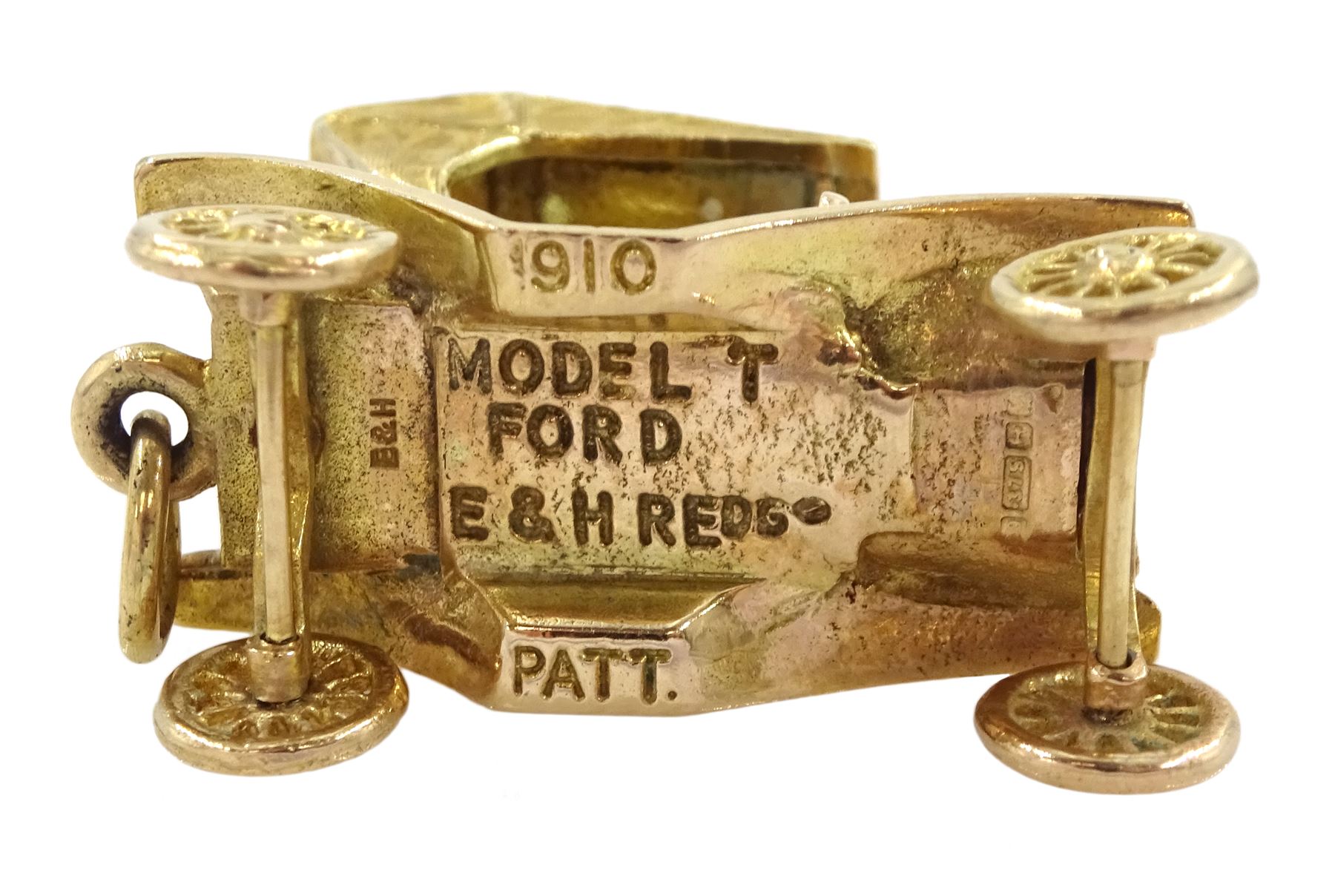 9ct gold Ford Model T classic car pendant / charm, hallmarked