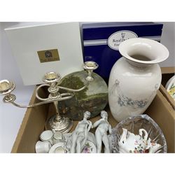 Wedgwood Golden Glory pattern tea and dinner wares, Coalport Countryware cups, Noritake flowers, Hornsea Palladio vase, other glassware and ceramics etc in three boxes