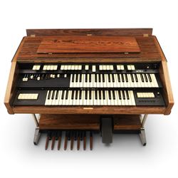 Hammond TTR 100 electric organ, with a palisander effect veneer, H94cm, W110cm