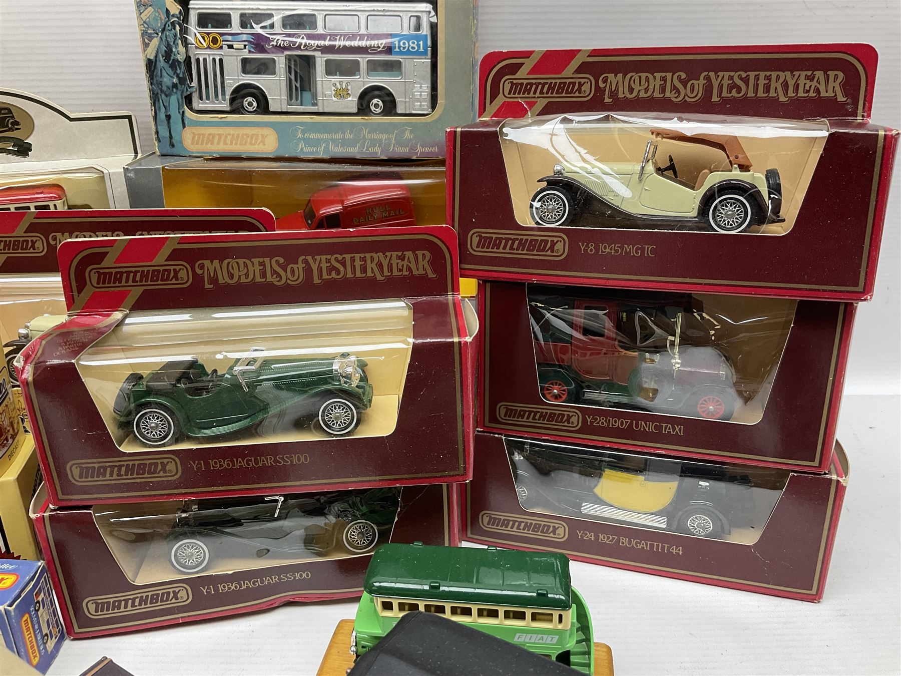 Four Franklin Mint 1:24 scale model cars, to include 1940 Duesenberg, 1912 Packard Victoria, 1935 Duesenberg and 1911 Rolls Royce, together with other diecast vehicles including Matchbox Models of Yesteryear, Lledo etc