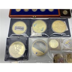 Mostly commemorative and fantasy coinage including commemorative crowns, 2018 'The Capsule Edition featuring the 2018 Paddington 50p coins' in display case, The Royal Mint Solomon Islands 2007 one ounce fine silver five dollars coin on card etc