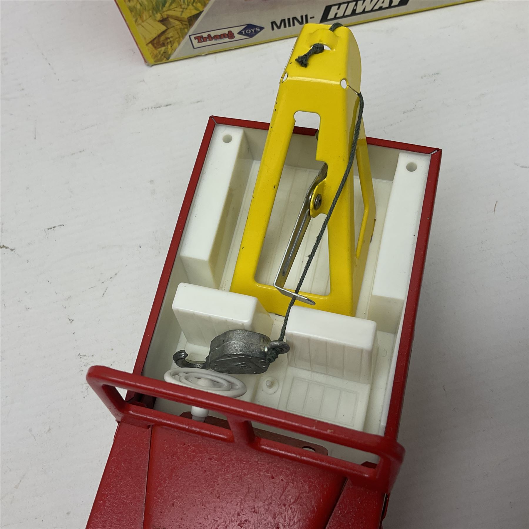 Tri-Ang - Mini Hi-Way Series tin-plate Land Rover with Canopy and Service Truck in red; both in original boxes 