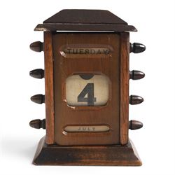 Early 20th century oak cased perpetual desk calendar, H7cm