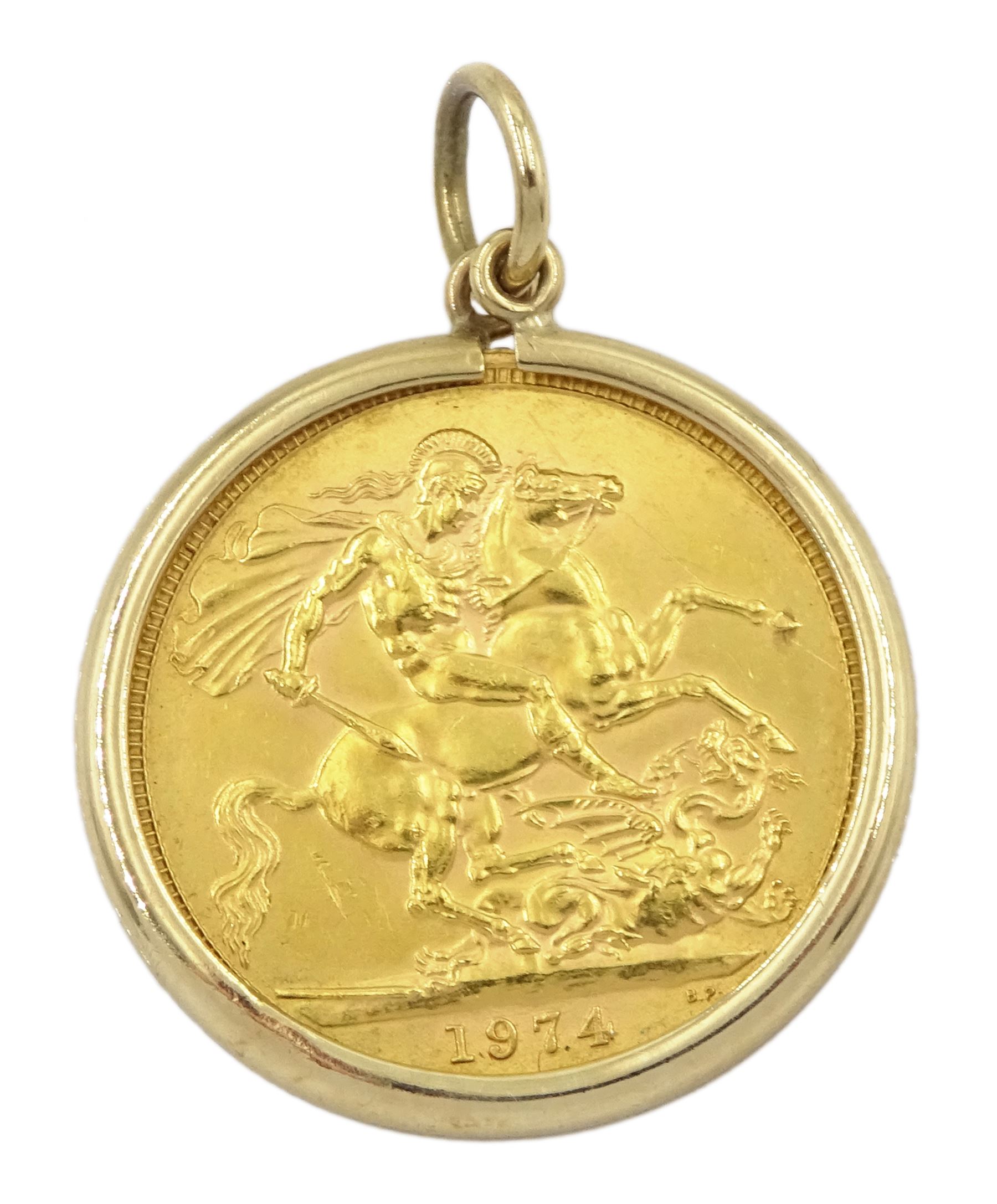 Queen Elizabeth II 1974 gold full sovereign coin, loose mounted in 9ct gold pendant, stamped 375
