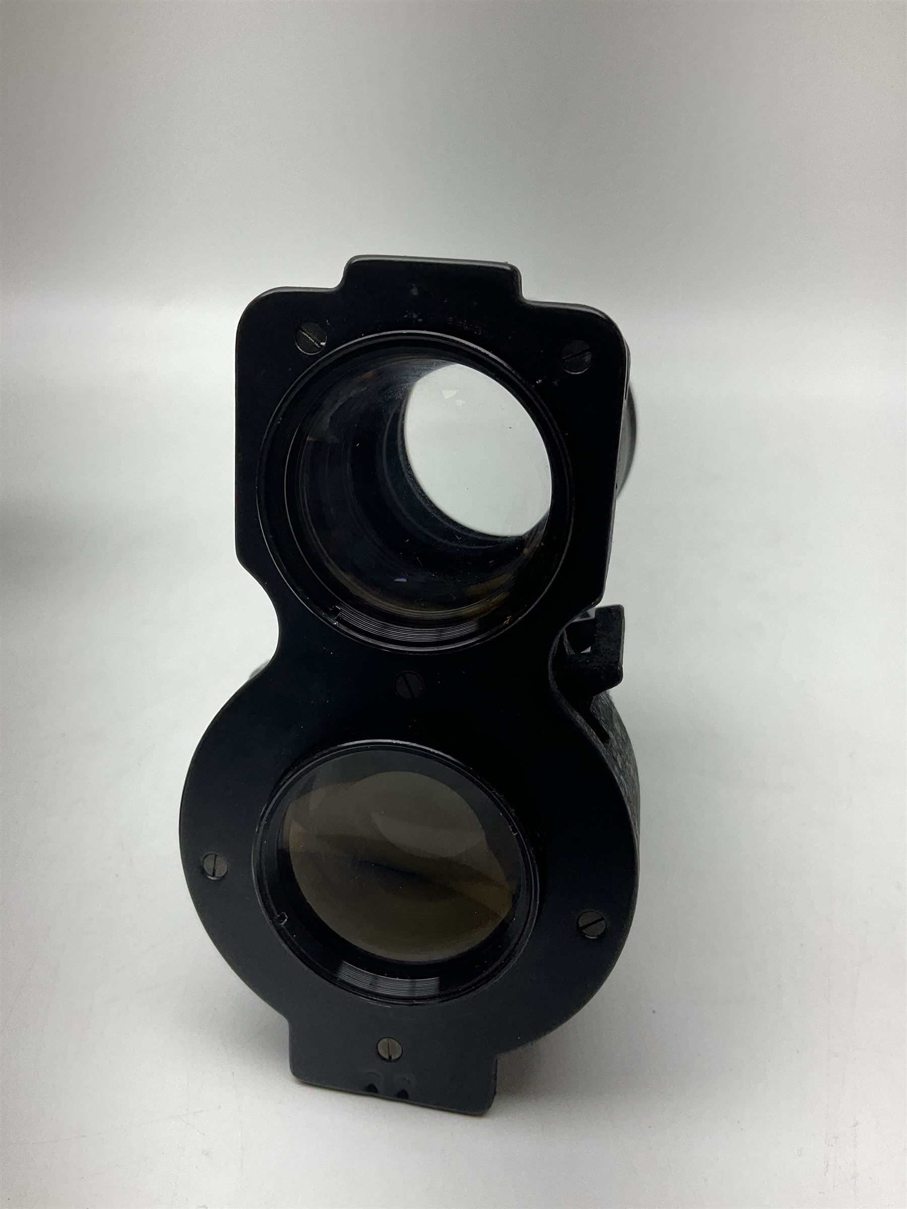 Mamiyaflex C3 TLR camera body, serial no. 2399634, with 'Mamiya Sekor 1:4.5 f=18cm' lens, serial no. 690864 and 736076