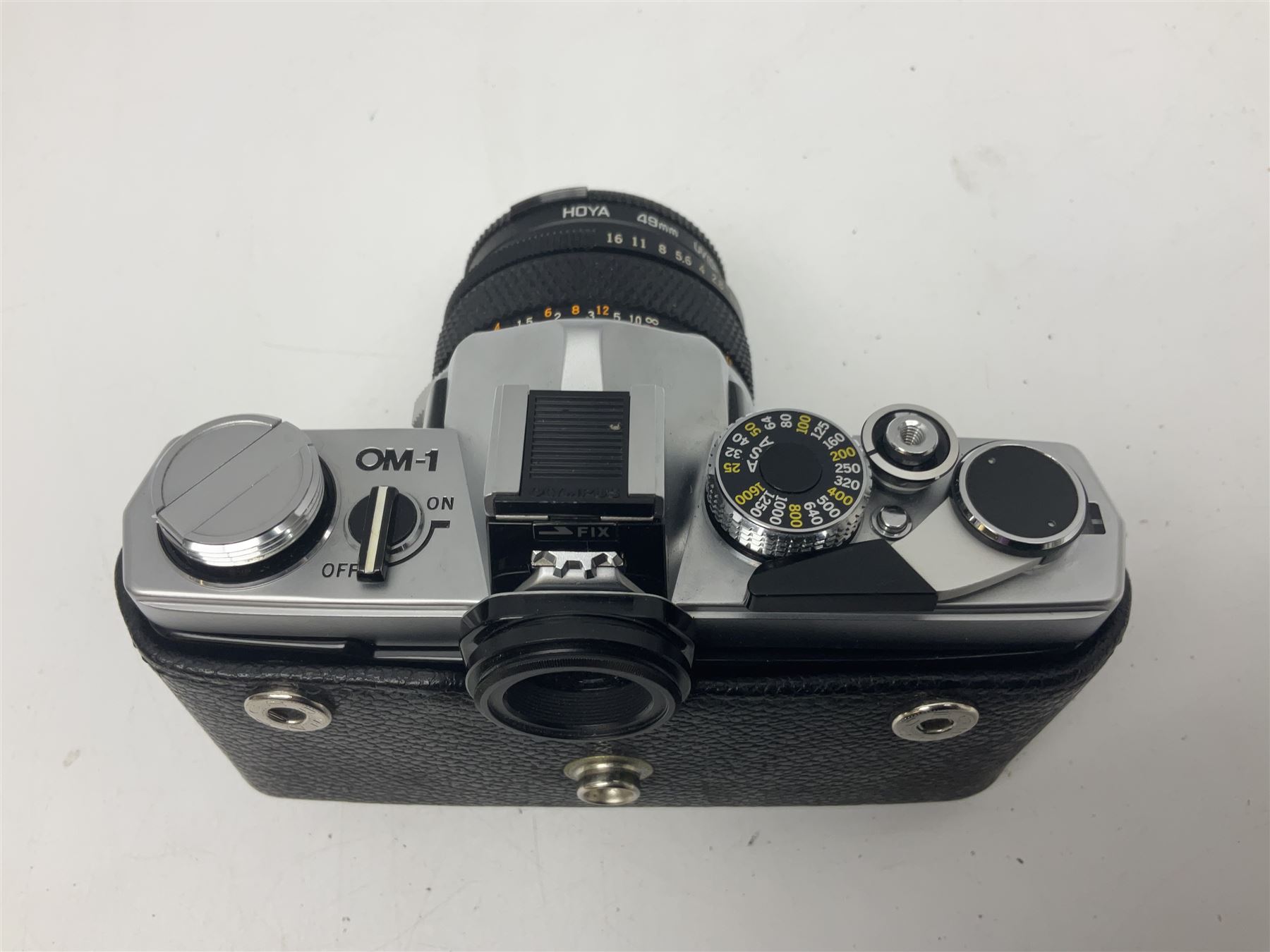 Collection of camera bodies and lenses, to include Olympus OM-1 camera body, serial no 106567, with 'Olympus OM-System F.Zuiko Auto-S 1:1.8 f=50mm' lens, serial no 135097,  Zenit-B camera body, serial no 71017867, with 'Helios-44-2 2/58' serial no 7500040, Voigtlander Vito B camera body, with 'Voigtlander Colour Skopar 1:2.8/50' lens, 'Olympus OM-System Zuiko Auto-Zoom 1:4 f=75-150mm' lens serial no 104321, 'Tamron SP 35-210mm 1:3.5-4.2' lens etc 
