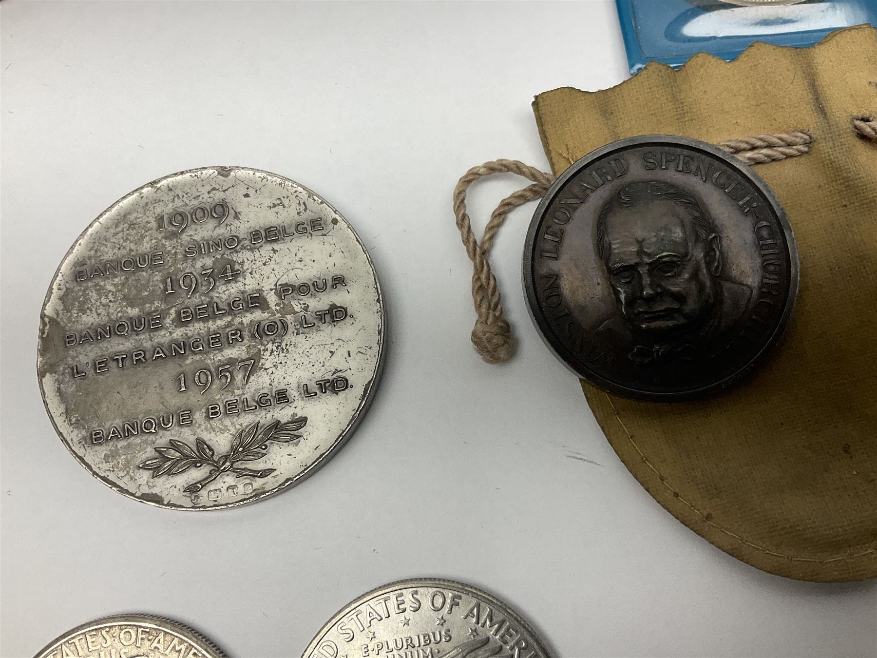 United States of America 1922 peace dollar, 1971 dollar coin, various commemorative crowns, commemorative medallions etc