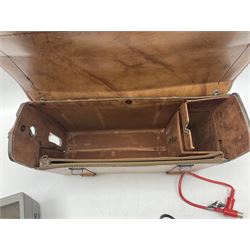 Uher 4200 Report Monitor professional tape recorder, complete with instructions and leather carry case