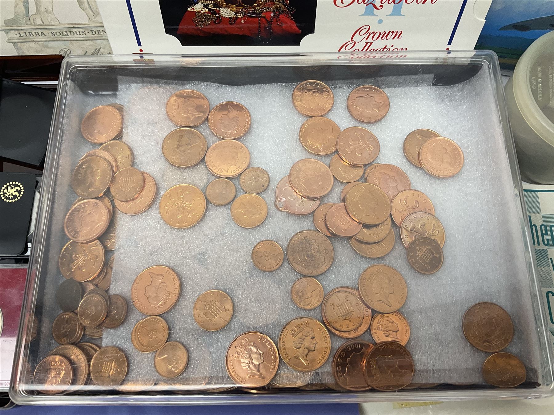Great British and World coins, including small number of pre 1920 silver coins, pre-decimal coinage, commemorative crowns, Britain's first decimal coins sets in blue wallets, Swiss francs etc
