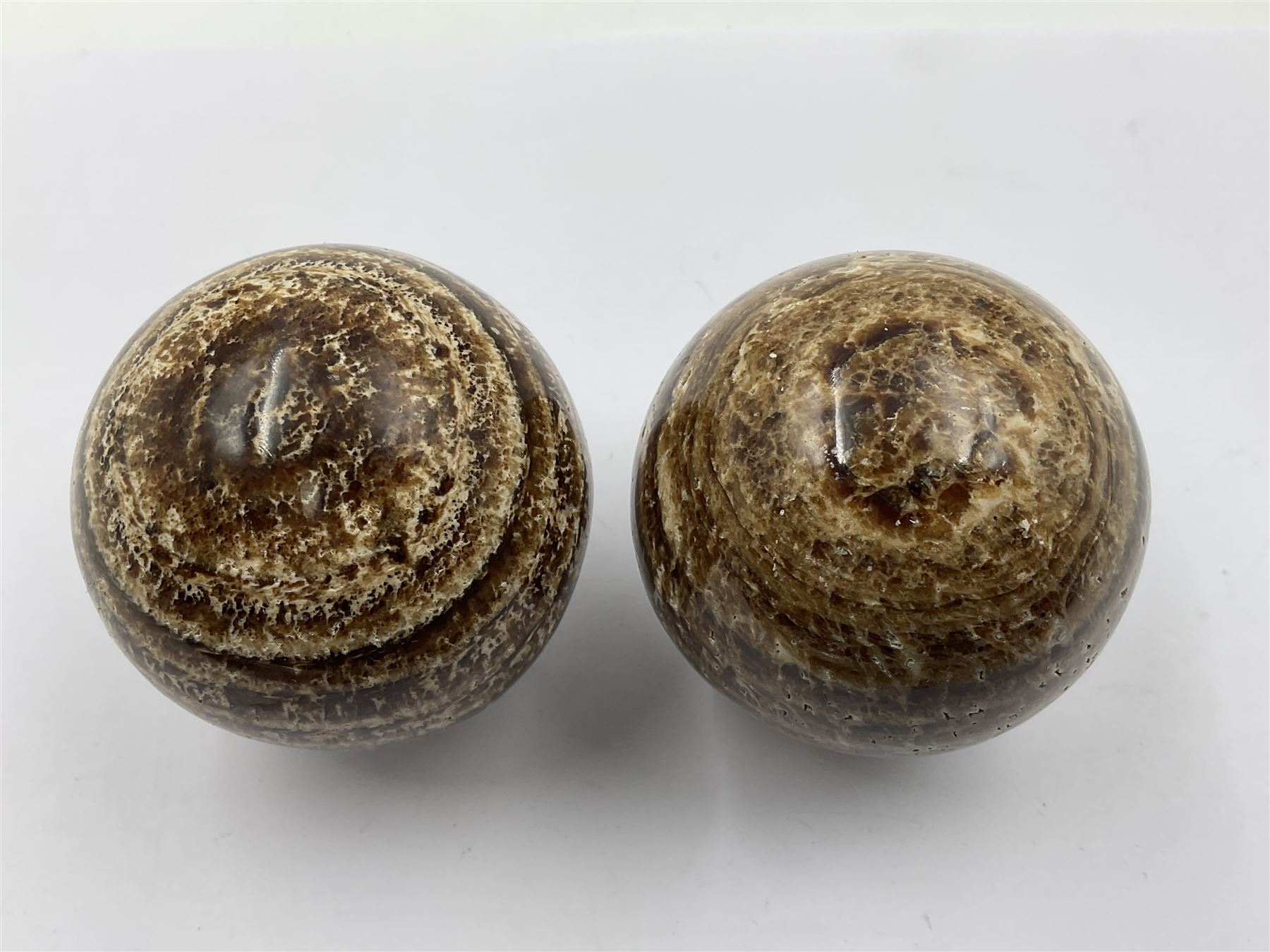 Pair of aragonite spheres, D7cm