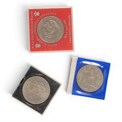 Coins and medals, including Queen Victoria 1893 silver crown, five silver threepences, two Queen Victoria half farthings, Queen Victoria 1855 silver fourpence, cartwheel penny, British War Medal awarded to Robert Stephenson, commemorative crowns, etc