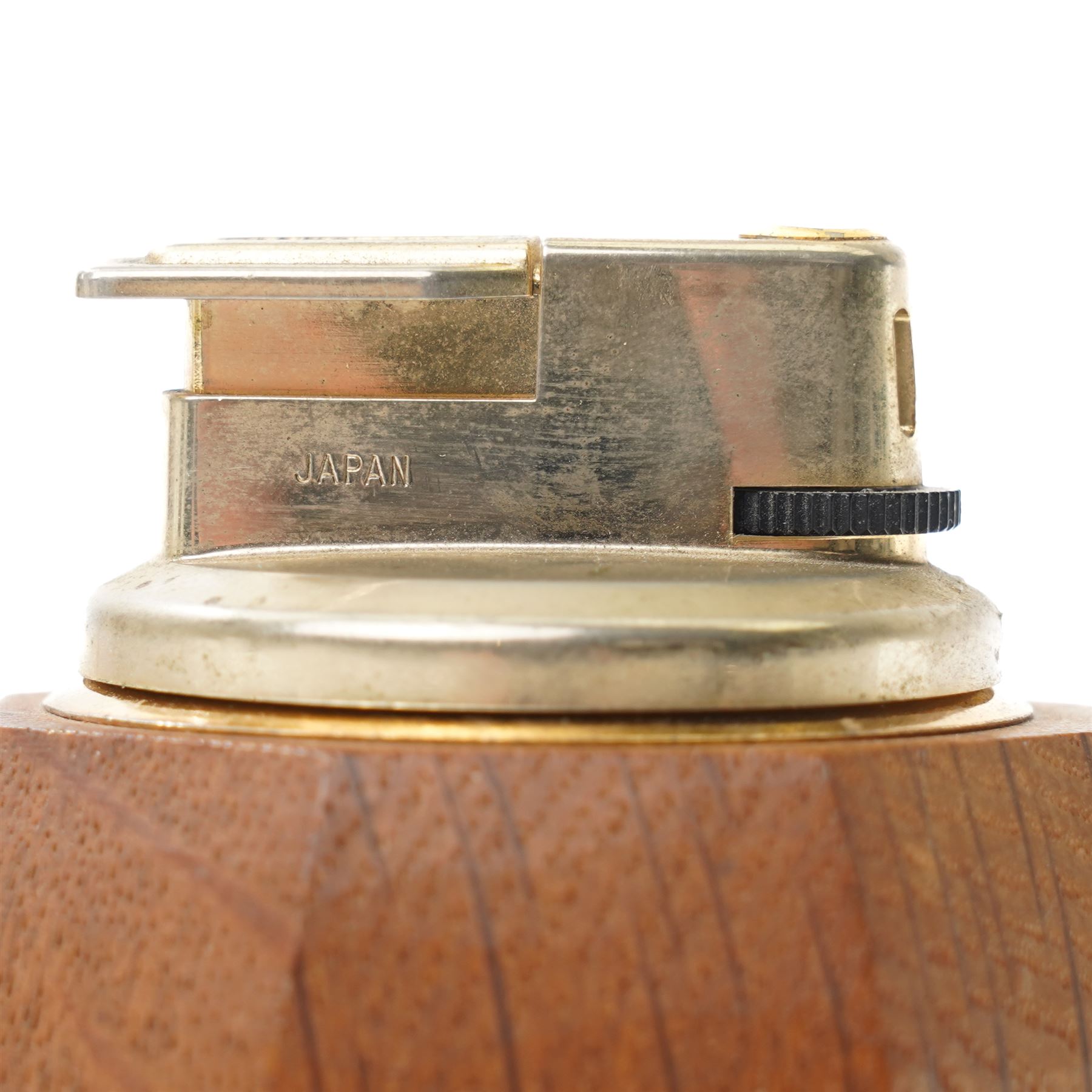 Mouseman - oak octagonal table lighter with carved mouse signature by the workshop of Robert Thompson, Kilburn, H7cm