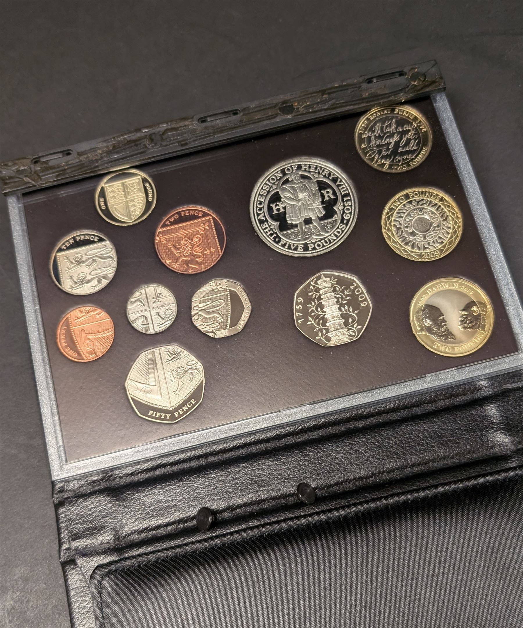 The Royal Mint United Kingdom 2009 proof coin set, including Kew Gardens fifty pence coin, cased