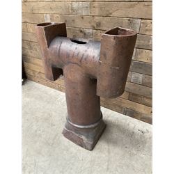 Large Victorian T shaped salt glazed terracotta chimney pot 