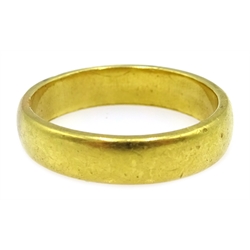  Gold wedding band tested to 18ct  