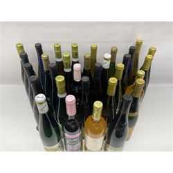 Mixed wine, including Pieroth Blue 2011, Kabinett, Moira's 2009  Reserva, Chai 2011 Bordeaux, etc, various content and proof (31)