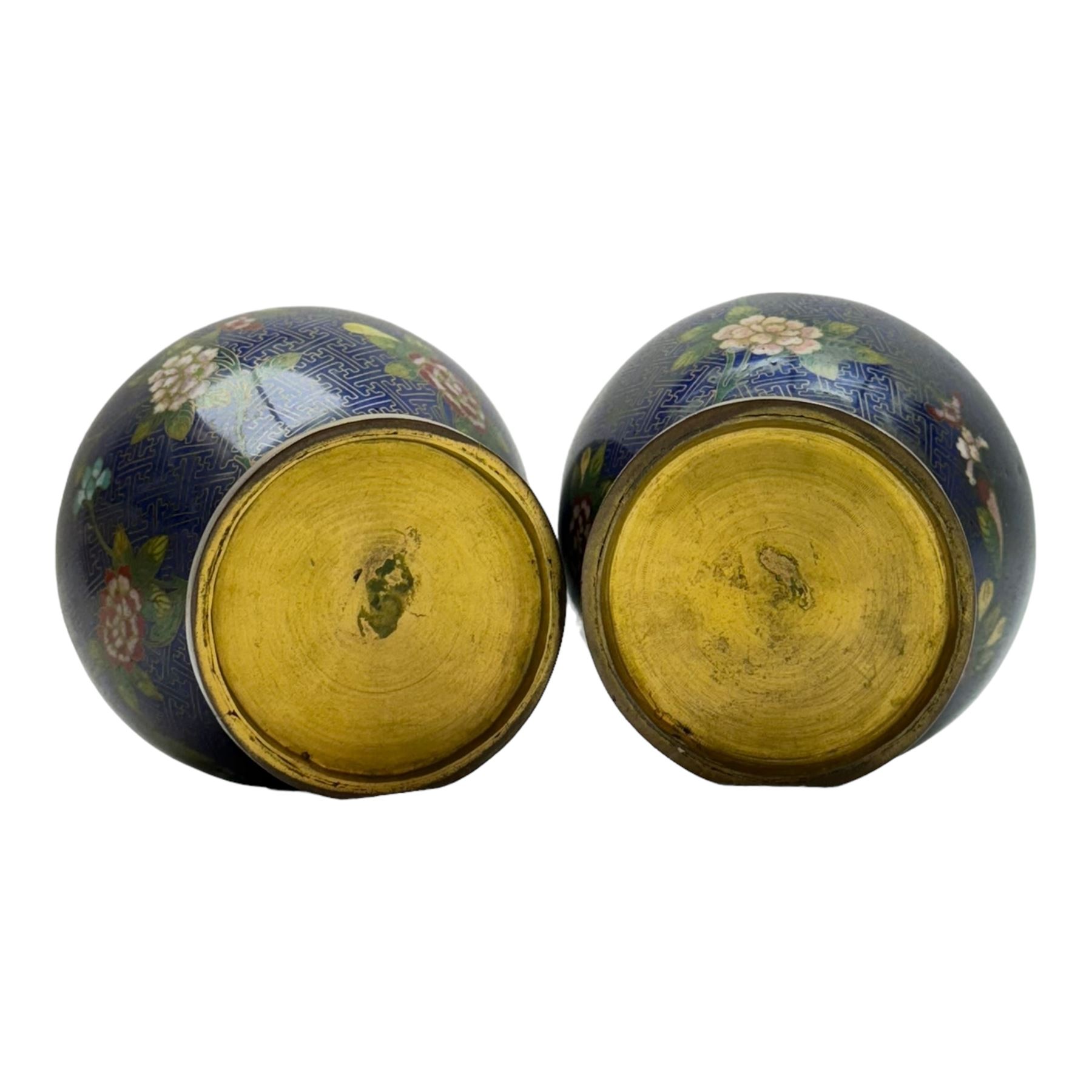 Group of four Chinese cloisonné vases, together with four cloisonné dishes, vases H24cm