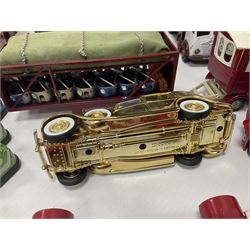 Corgi - various models both boxed and loose to include Dibnahs Choice 1 50 scale 80308, Classics 31702 and 97920, along with loose 1937 Rolls Royce 111 Sedance de Ville model, further mostly Showmans Range models and assembled fairground kits