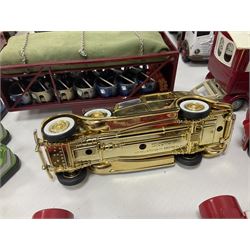 Corgi - various models both boxed and loose to include Dibnahs Choice 1 50 scale 80308, Classics 31702 and 97920, along with loose 1937 Rolls Royce 111 Sedance de Ville model, further mostly Showmans Range models and assembled fairground kits