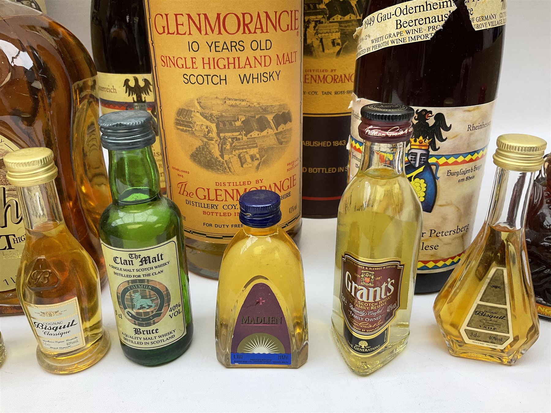 Mixed alcohol to include Glenmorangie 10 years old single Scotch whisky, Cardhu 12 year old Malt whisky, Ferdinand Pieroth 1949 Gau-Odernheimer Petersberg Beerenauslese, etc various contents and proofs