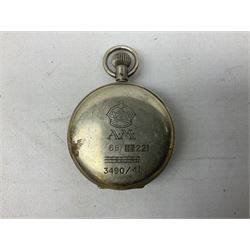 WW2 British RAF issue stopwatch, the reverse of case marked 'AM 6B/221' below a crown, and serial number and date '3940/41', with cream coloured dial separated into 60 second chapter ring divided into fifths of a second, an outer chapter of 360 degrees and a 30 minute register, L7cm