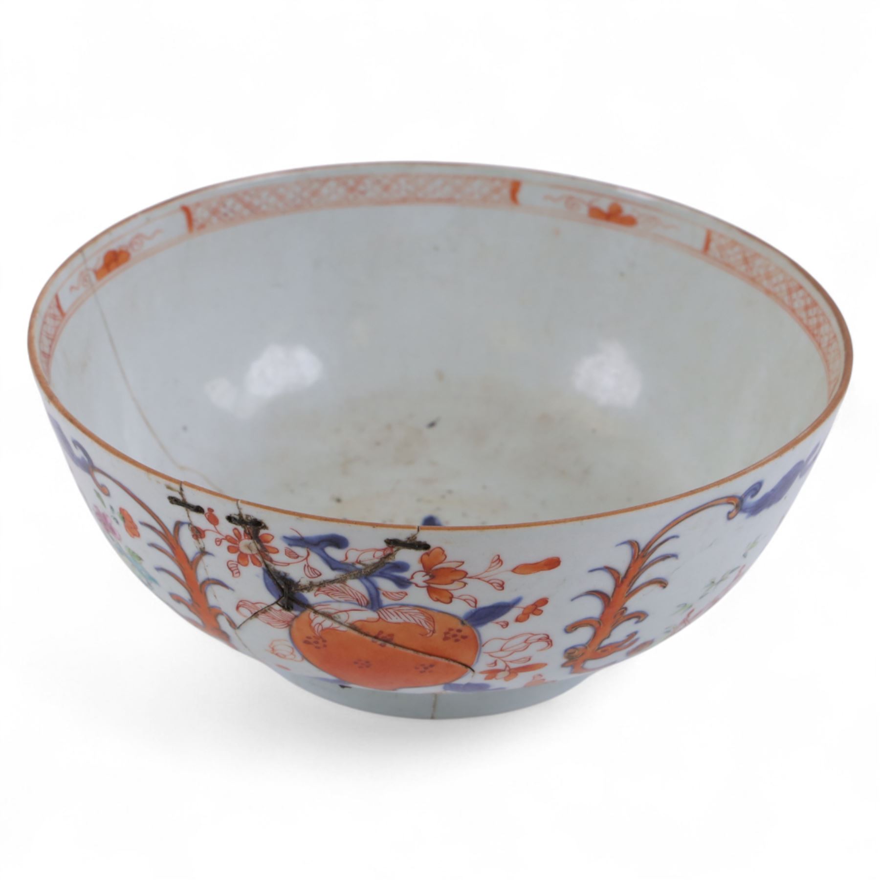 Chinese bowl, the external decoration with figures and peaches, D20cm