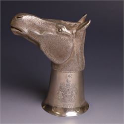 Late 20th century commemorative silver stirrup cup, surmounted by a naturalistically modelled horses head, with 'The Queens Silver Jubilee 1977' engraved to body, hallmarked London 1977, maker's mark RTH, H13cm