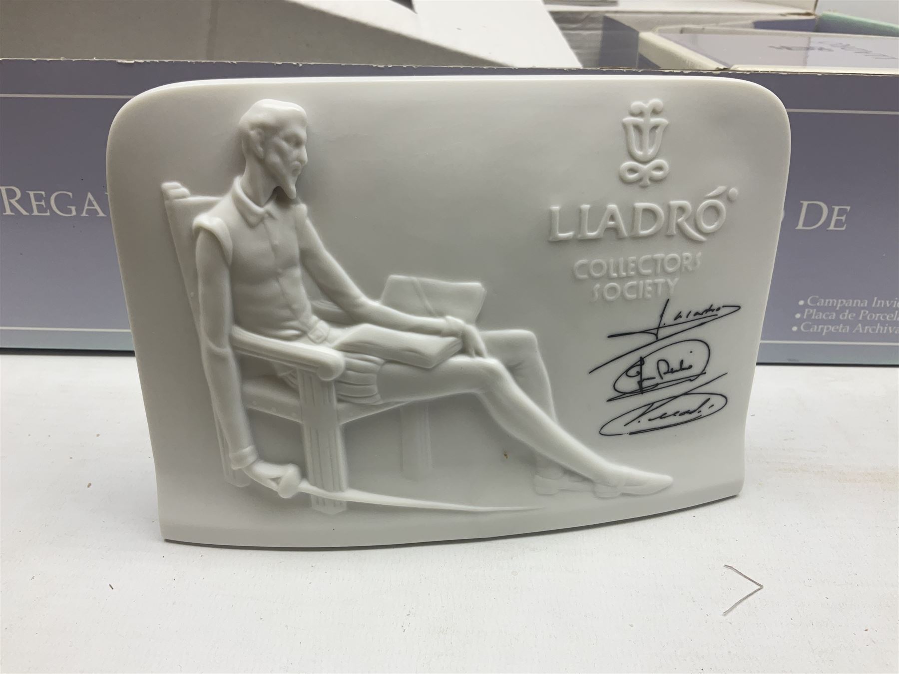 Seven Lladro flowers, comprising Japanese Camelia on base no 5181, Yellow Begonia on base no 5186, Miniature Begonia on base no 5188, Chrysanthemum on base no 5189, California Poppy no 5190.B, Miniature Begonia 5188.B and White Carnation no 5184.B, together with Lladro Spanish Joining pack with 17616 Winter Bell, Additional Lladro parasols and flowers etc 