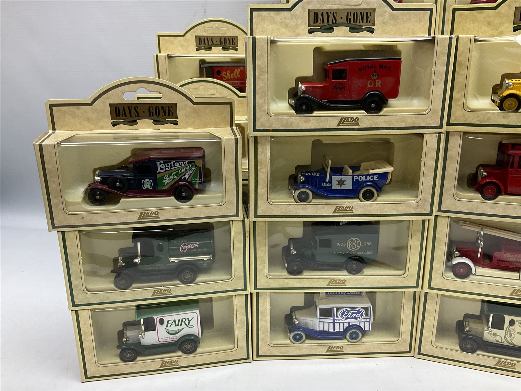 Seventy-six Lledo/ Days Gone die-cast models, all boxed (76)