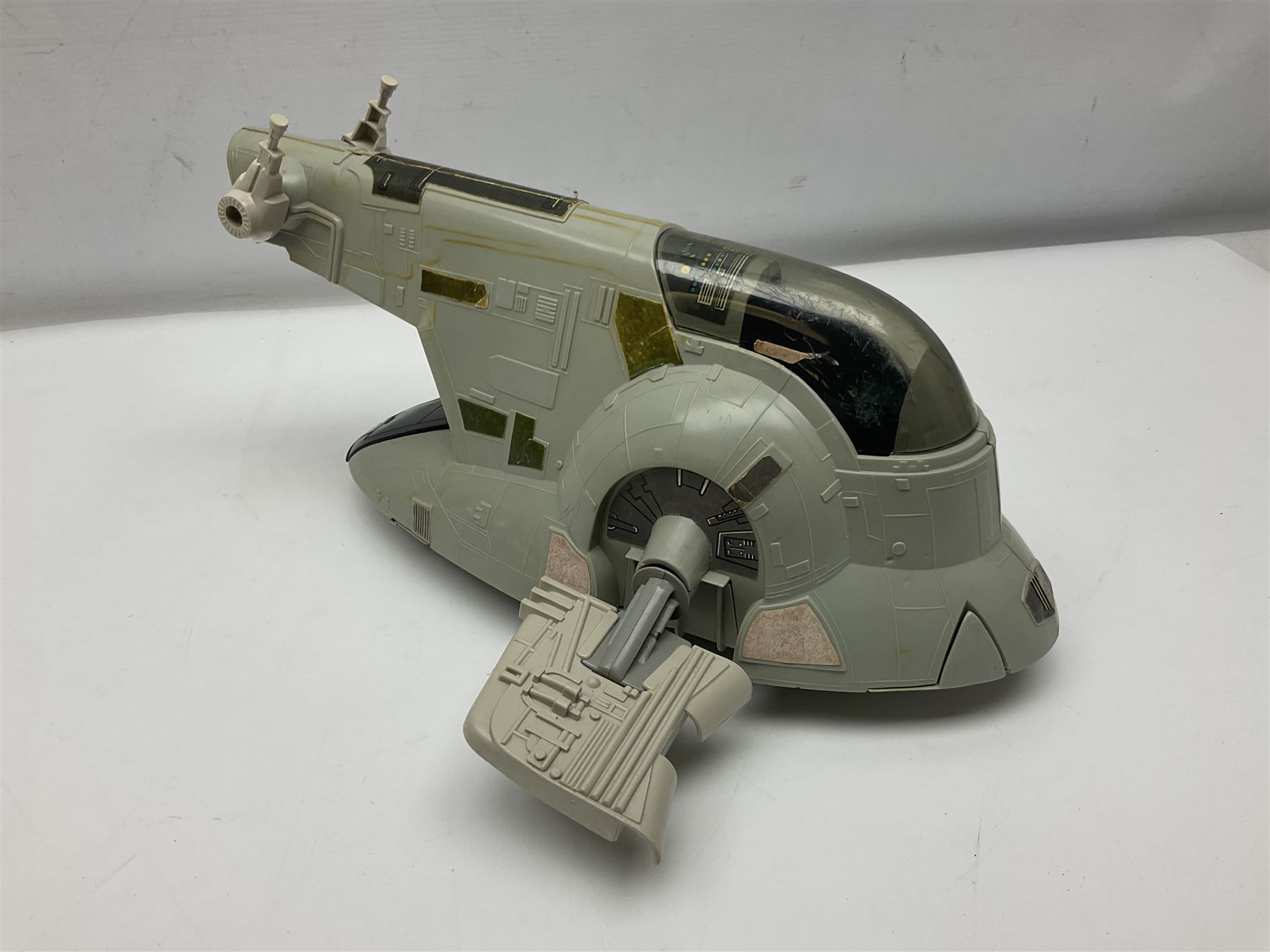 Star Wars - three space vehicles comprising B-Wing fighter and large Millenium Falcon space ship; both with instructions; and Boba Fett Slave 1; all unboxed (3)