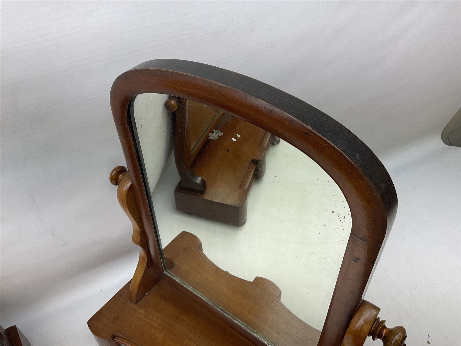 Two Victorian dressing table mirrors, tallest H58cm